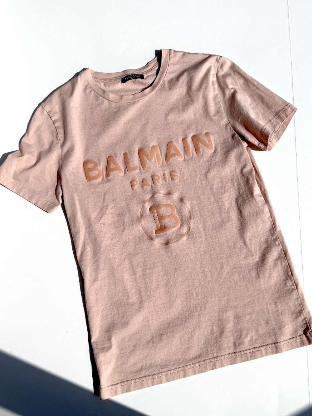 BALMAIN Men’s Paris Print Crew Neck Short Sleeve Light Beige Cotton Top T Shirt